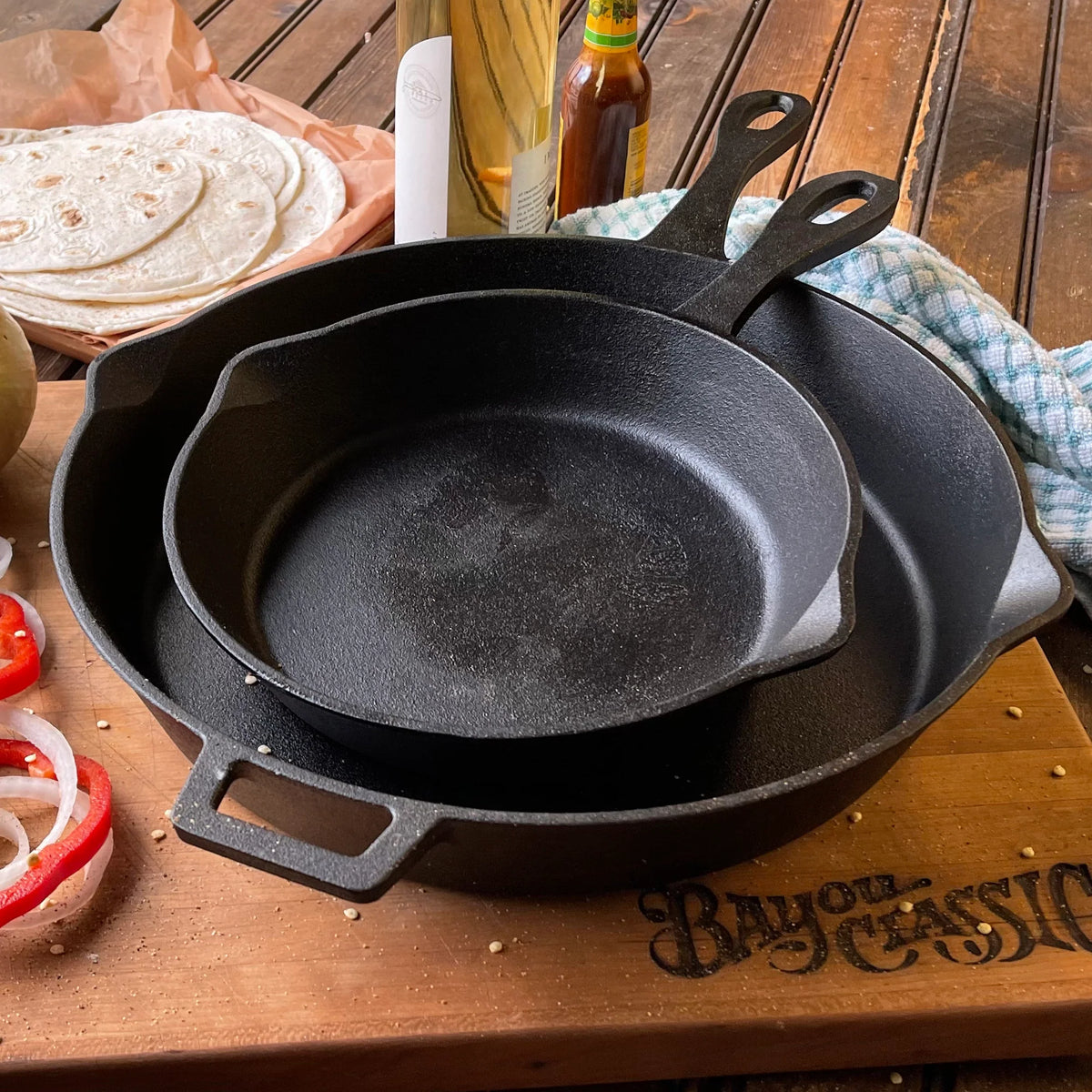 10-in and 14-in Cast Iron Skillet Set