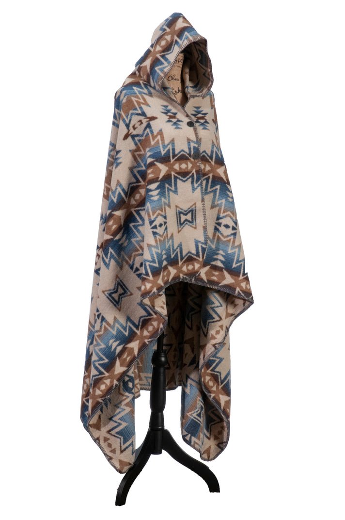 Cascada Hooded Throw