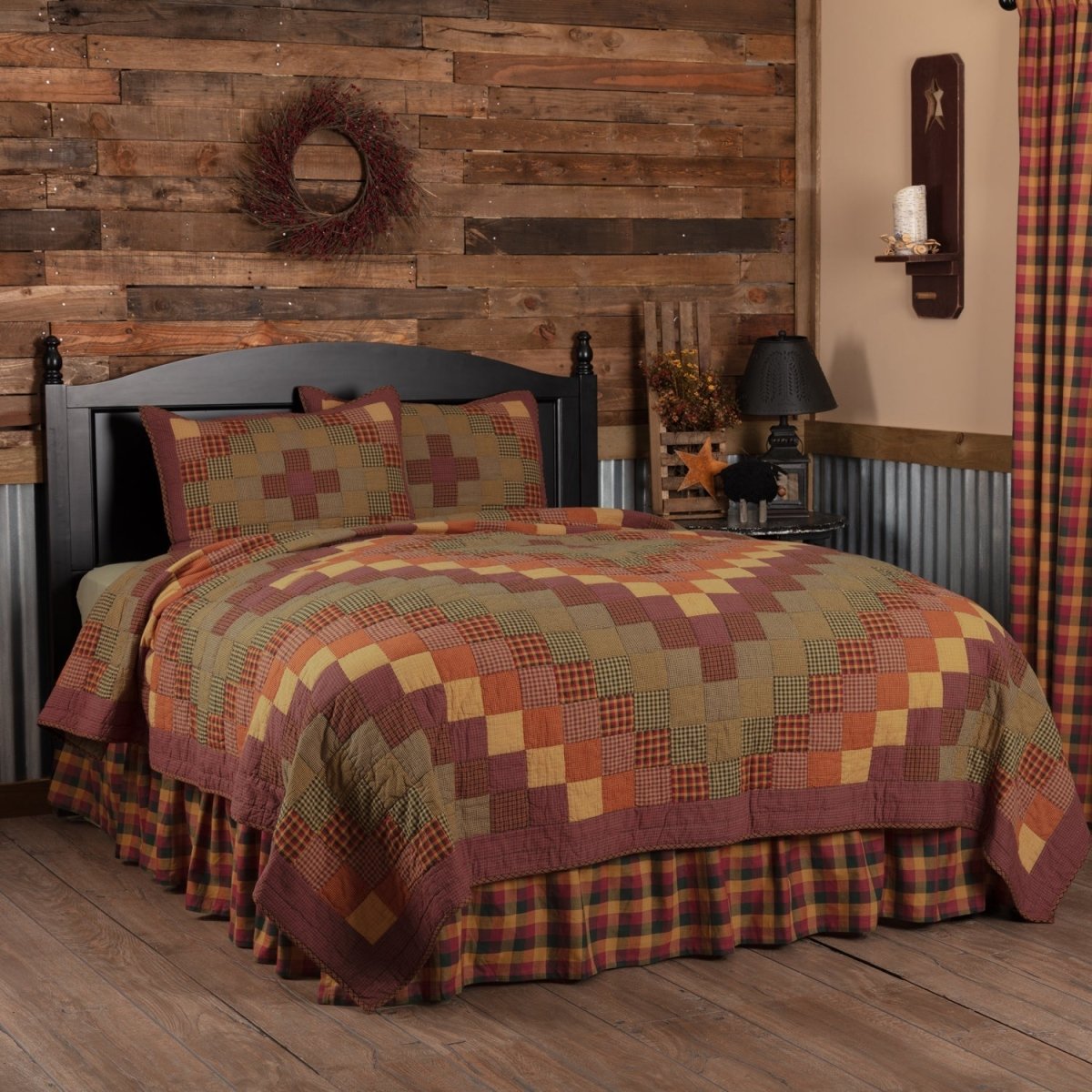 Heritage Farms Rustic Patchwork Cabin Quilt Set - Thumbnail 3